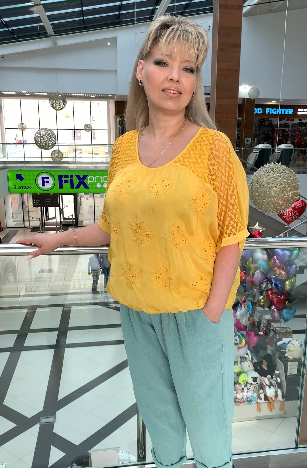 Нарядный двойной  блузон с ажуром и кружевами