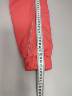 Куртка красивого цвета на 6 лет