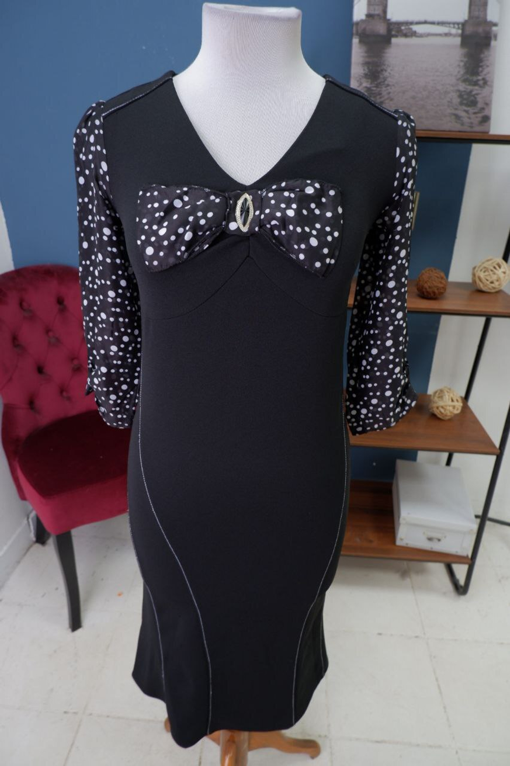 Платье стильное 48 размер, новое с браком