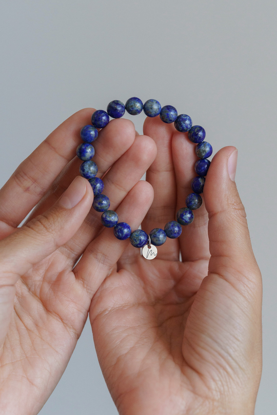 Браслет "Memo about Wealth" из лазурита 8 мм с подвеской
