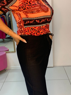 Черные брюки-штанишки на резинке со стразами