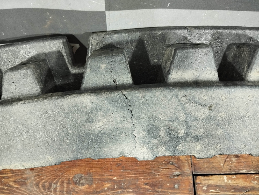 Абсорбер переднего бампера Skoda Rapid 2 20-нв Б/У Оригинал 60U807251A