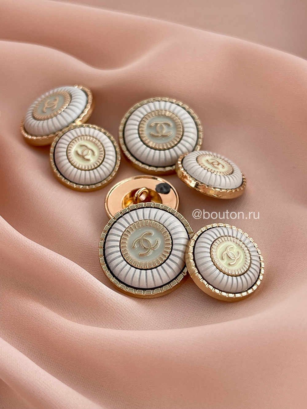 Пуговицы Шан. Белые