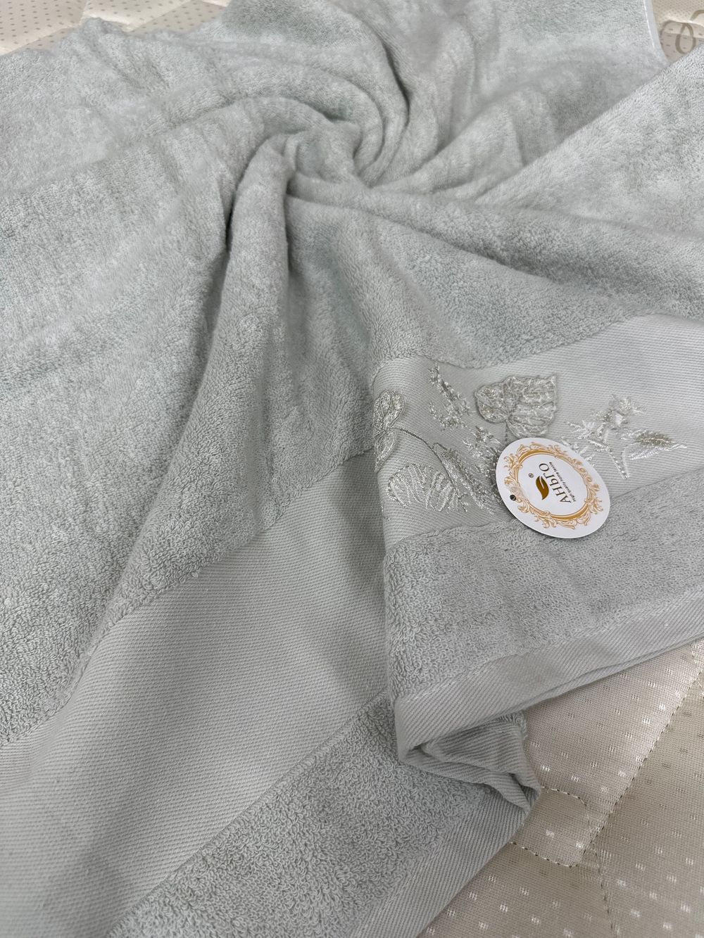 Пол Кит Бан ХАСАВЮРТ Придан