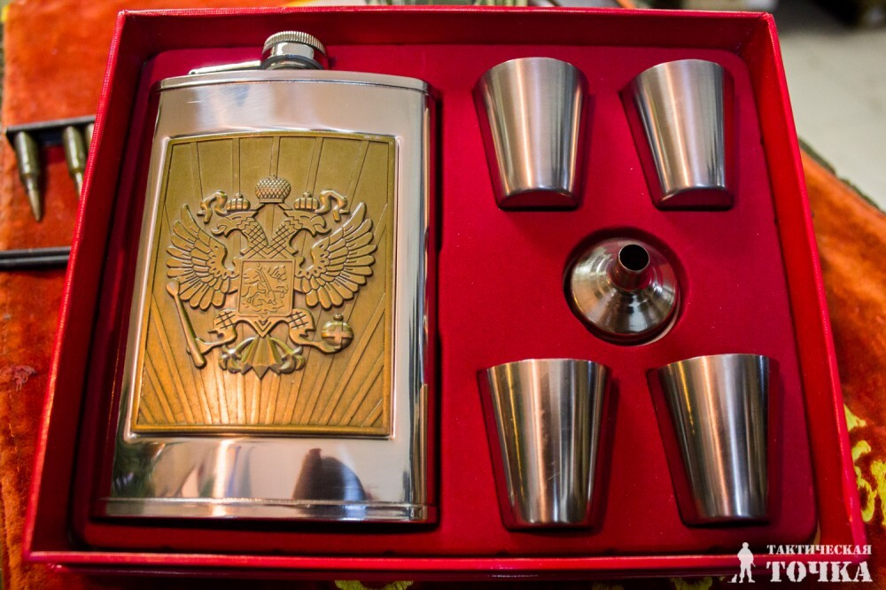 Набор подарочный Фляга и стопки (Герб)