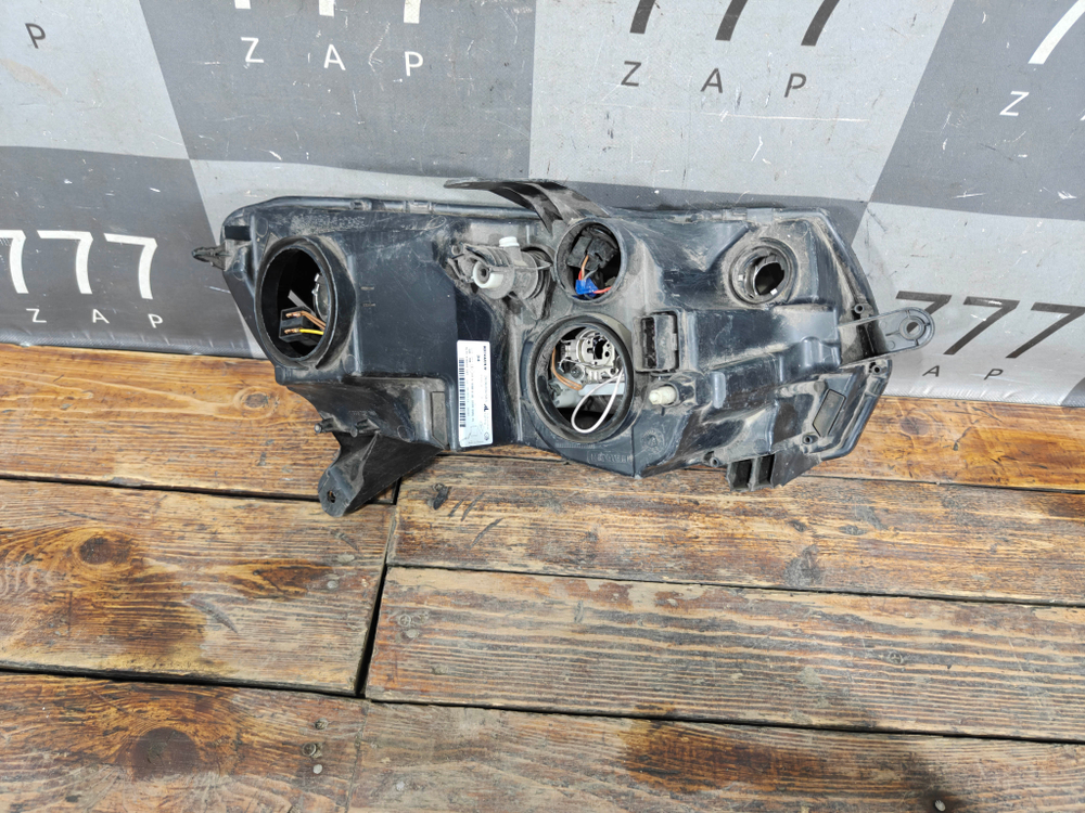 Фара левая Renault Logan 2 12-18 Б/У Оригинал 260609450R