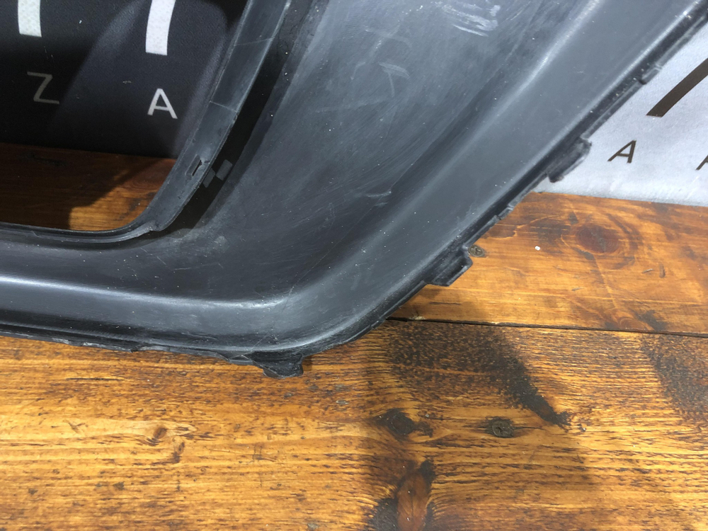 Накладка переднего бампера Volvo V40 Cross Country 12-19 Б/У Оригинал 31353341