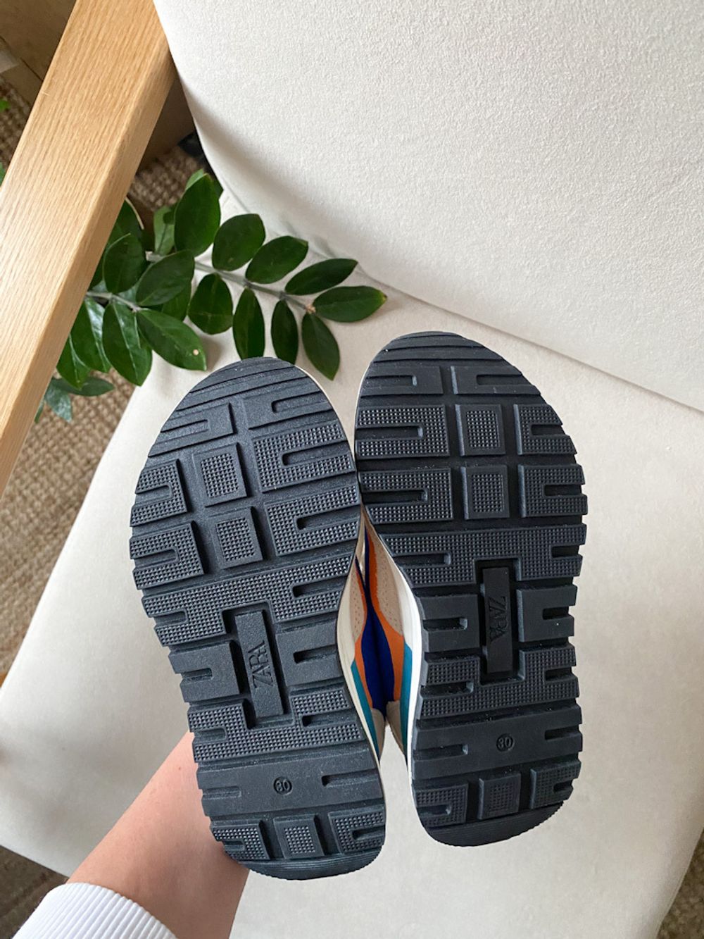 Кроссовки Zara