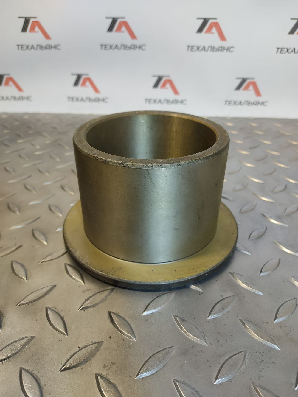 Втулка 195-50-11330