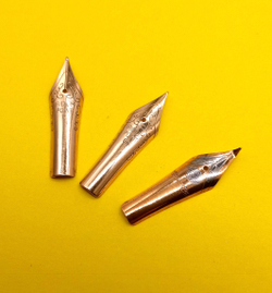 Подарочный набор из 1 уникальной ручки-кисти + сменной насадкой для пера + 4 различных пера +картридж с чернилами + подарочный пенал (для леттеринга, каллиграфии, рисования)