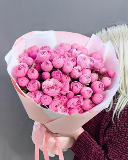 Букет из 15 кустовых пионовидных роз сорта "Силва Пинк"