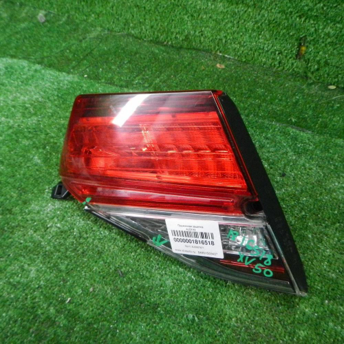 Фонарь левый внутренний Toyota Camry 7 XV50 14-18