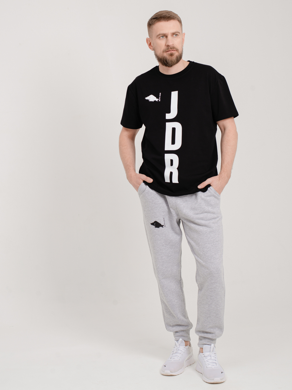 Футболка чёрная с принтом "JDR"