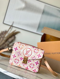 Louis Vuitton Pochette Metis