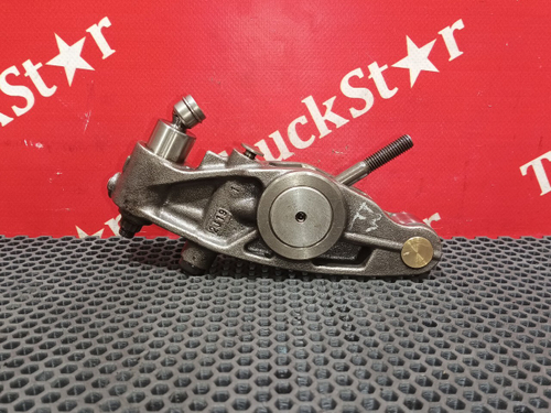 Коромысло выпускного клапана 2023г.