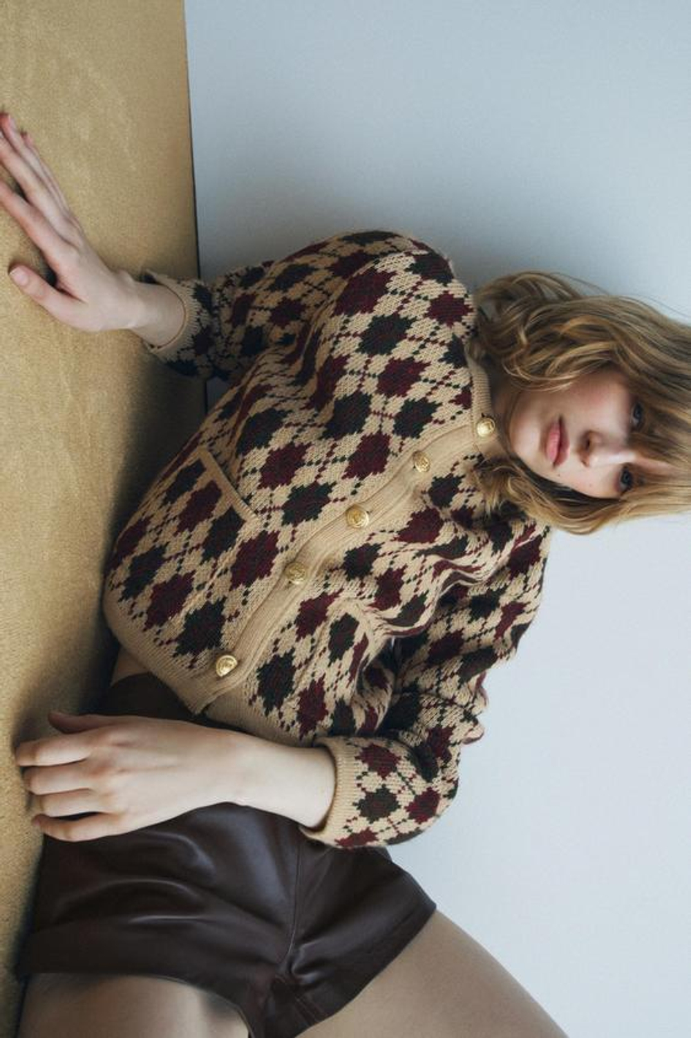 ZARA КАРДИГАН С УЗОРОМ «РОМБЫ», РЫЖЕВАТО-КОРИЧНЕВЫЙ