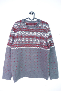 Свитер для зимнего образа, маркировка L, визуально на 50 размер