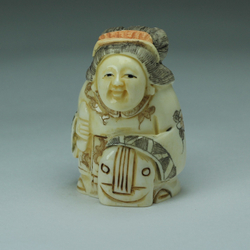 Нэцкэ Бэндзайтен со струнным инструментом