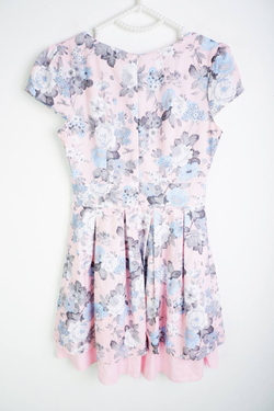 Платье Ви Текс приятной расцветки, визуально на 42/44 размер