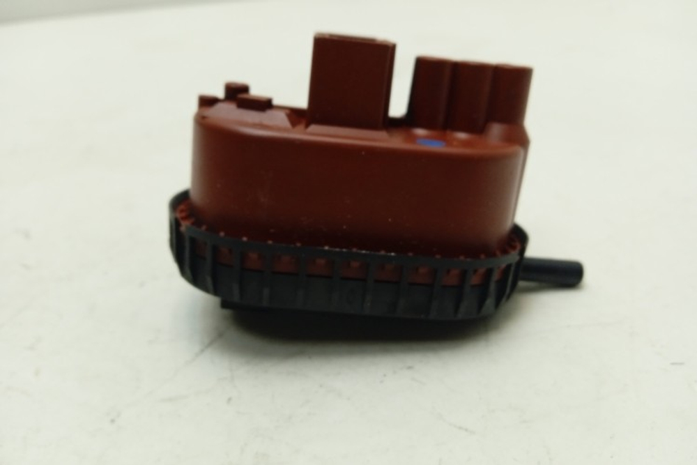 S1WTF3002A кт143 Датчик уровня воды для стиральной машины Siemens S1WTF3002A б/у