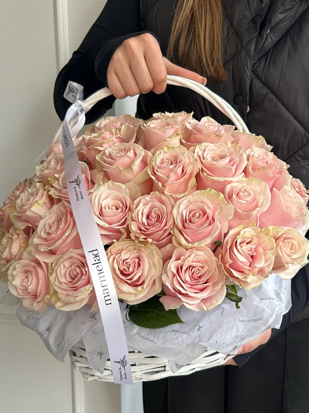 Моно корзина из одноголовых роз