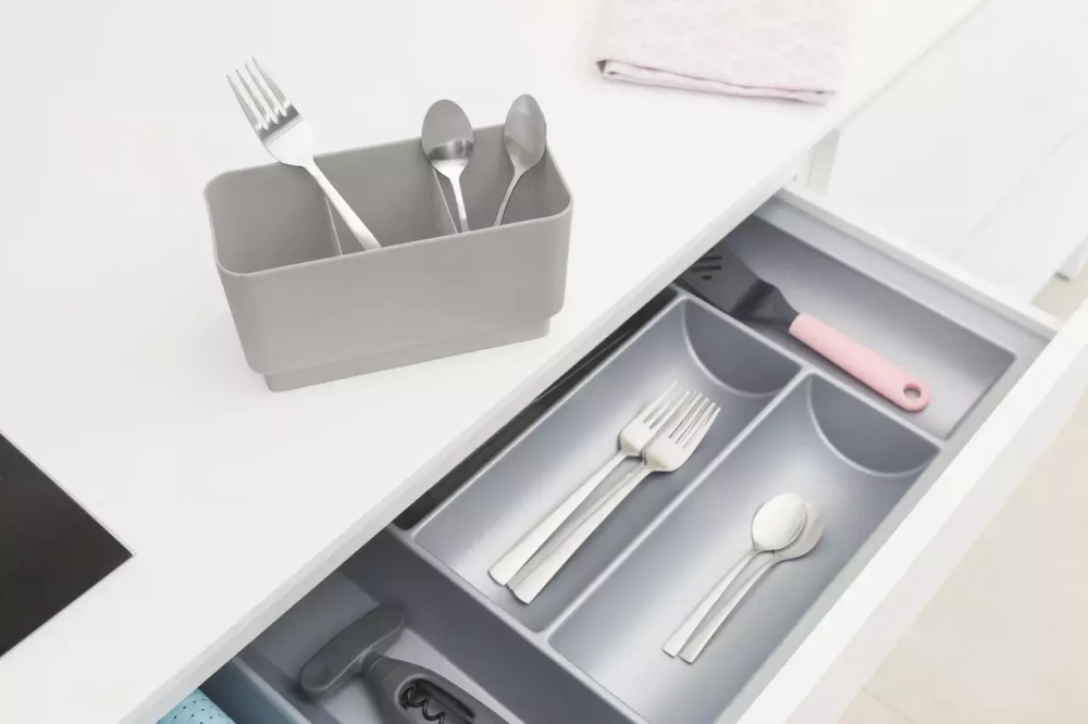 Brabantia - Сушилка для посуды на серой раковине / артикул   230028  / GTIN 8710755230028