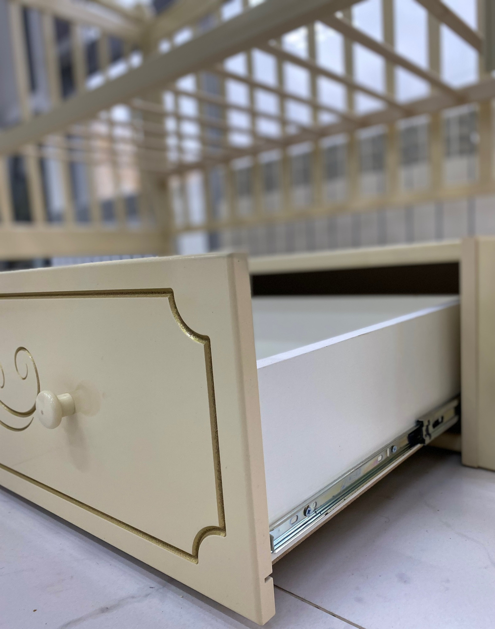 Кровать детская "Julia 11" автостенка, универсальный маятник (слоновая кость)