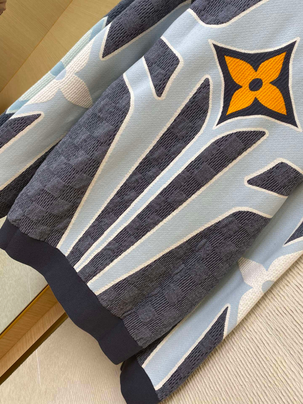 Louis Vuitton Sweatshirt