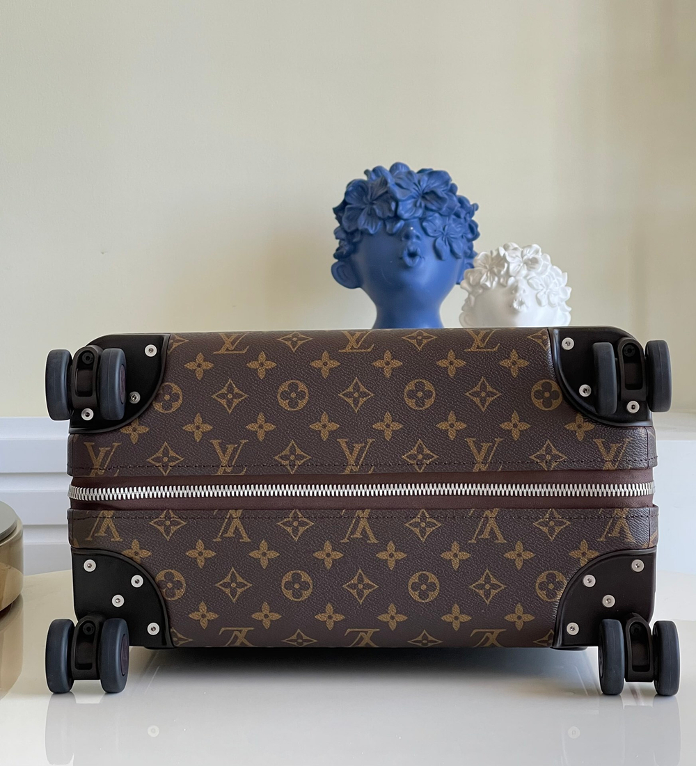 Louis Vuitton Horizon 50 Suitcase
