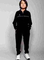 Модель рост 139 см. размер брюк 8-10 см