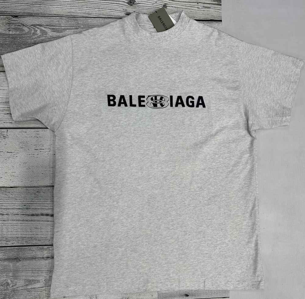 Футболка Balenciaga