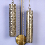 Настенные часы с ювелирными вставками