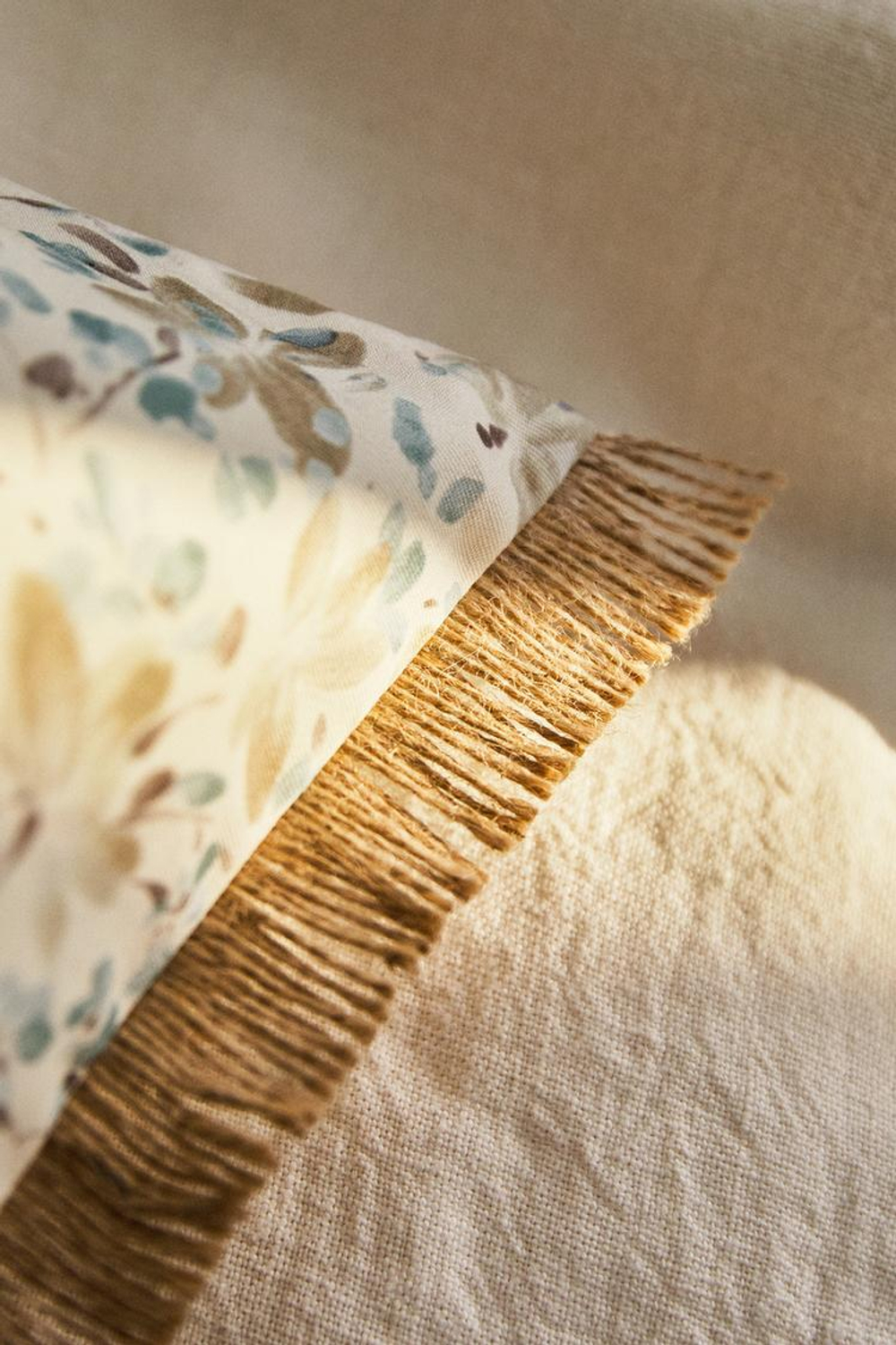 ZARA HOME ЧЕХОЛ ДЛЯ ДЕКОРАТИВНОЙ ПОДУШКИ С БАХРОМОЙ, РАЗНОЦВЕТНЫЙ