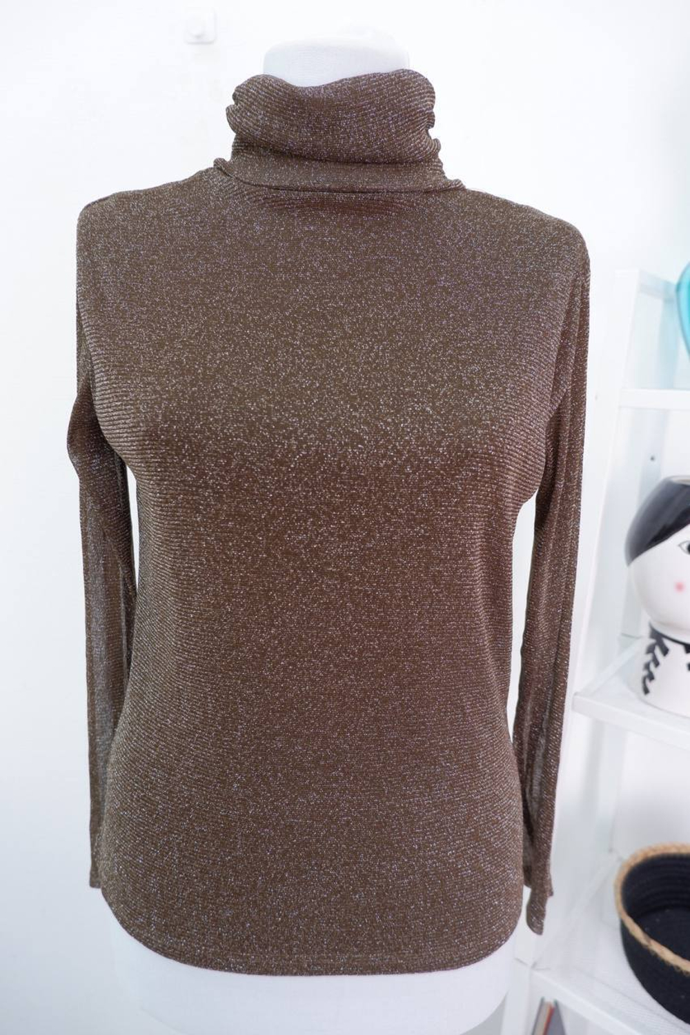 Водолазка коричневая 42 размер