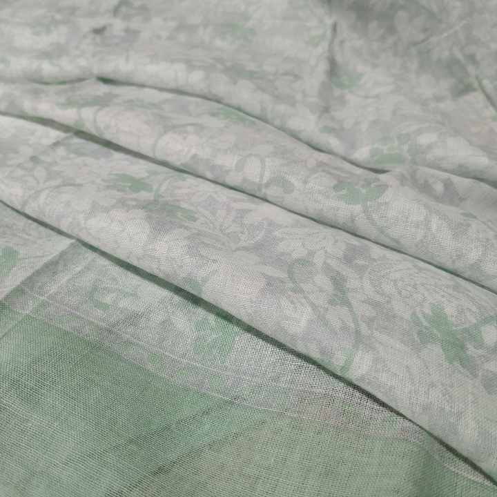 Платок материал Хлопок 100% Мелкие цветочки белый с серым со светло-зеленой каймой 90x90 см