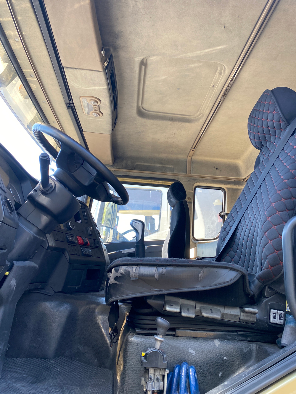 Shacman (Shaanxi) SX* 8x4 Самосвал SX33186V366 (Дизельный, 11,6 л, 423 л.с., МТ)