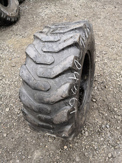 12.5/80-18 JCB SITEMASTER R-4 шина б/у