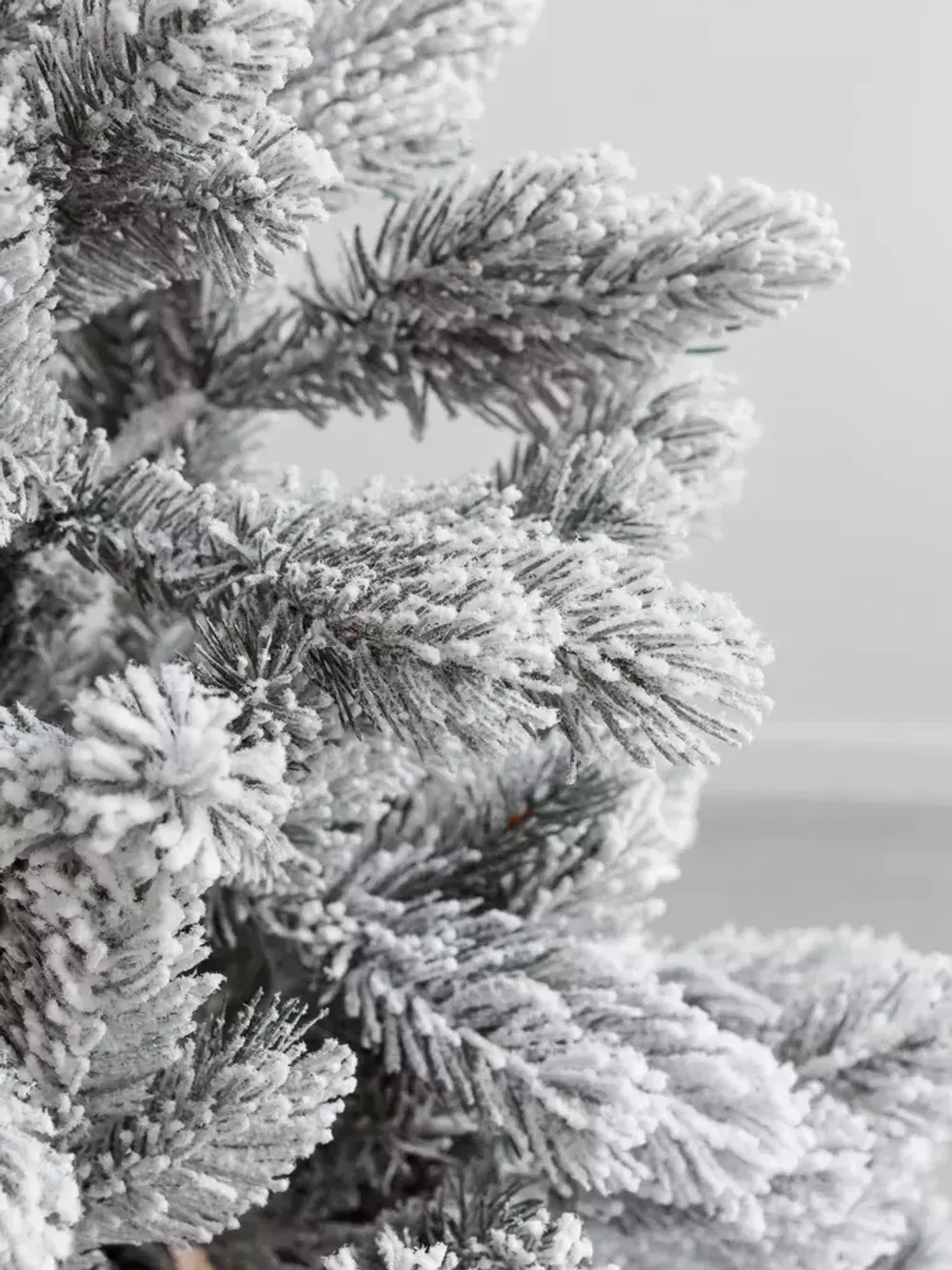 Заснеженная елка «Аляска» GT (Литая хвоя) от 1.2 до 2.1 м