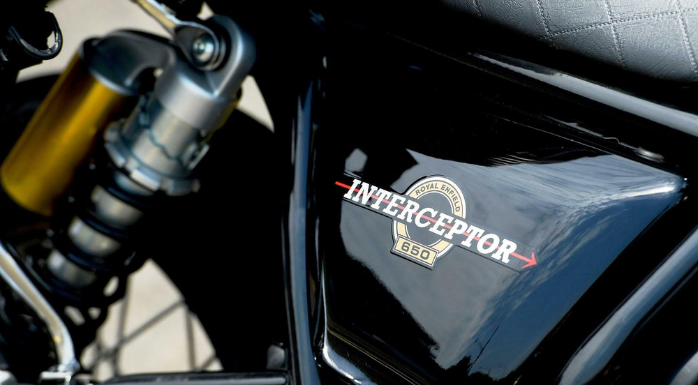 Royal Enfield Interceptor 650 Black Ray (Black Alloy)