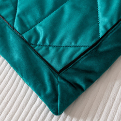 Велюровое покрывало в клетку OVL045