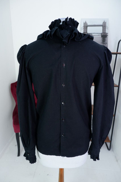 Блузка интересная с деталями 46 размер