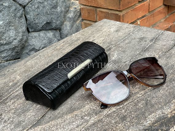 Футляр для очков из кожи крокодила AC-88