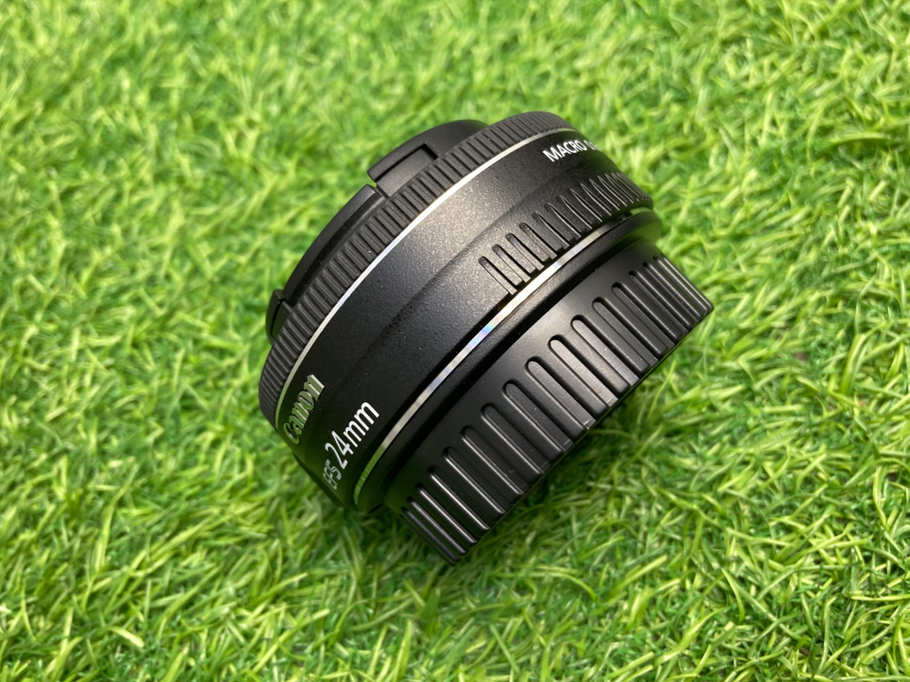 Canon EF-S 24mm 2.8 STM