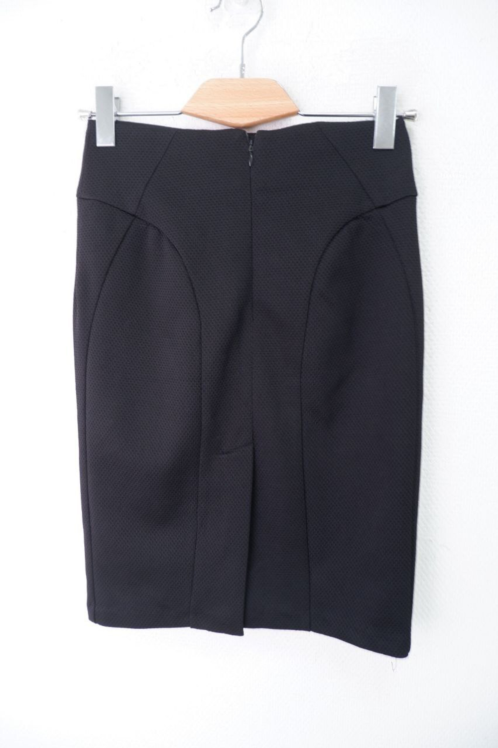 Юбка Kira Plastinina лаконичная 42 размер