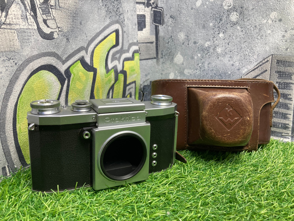 Praktica KW