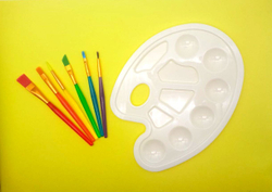 Набор кистей/ Набор из 6 синтетических кистей + пластиковая палитра