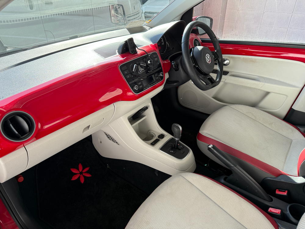 Volkswagen up!, 2013