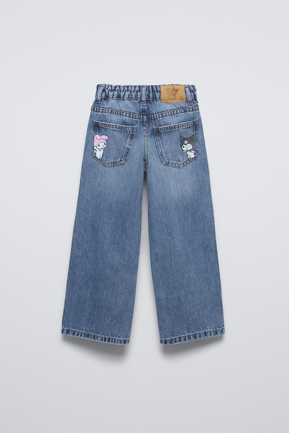 ZARA ДЖИНСЫ С ШИРОКИМИ ШТАНИНАМИ И ПРИНТОМ «КУРОМИ» ©САНРИ, СИНИЙ