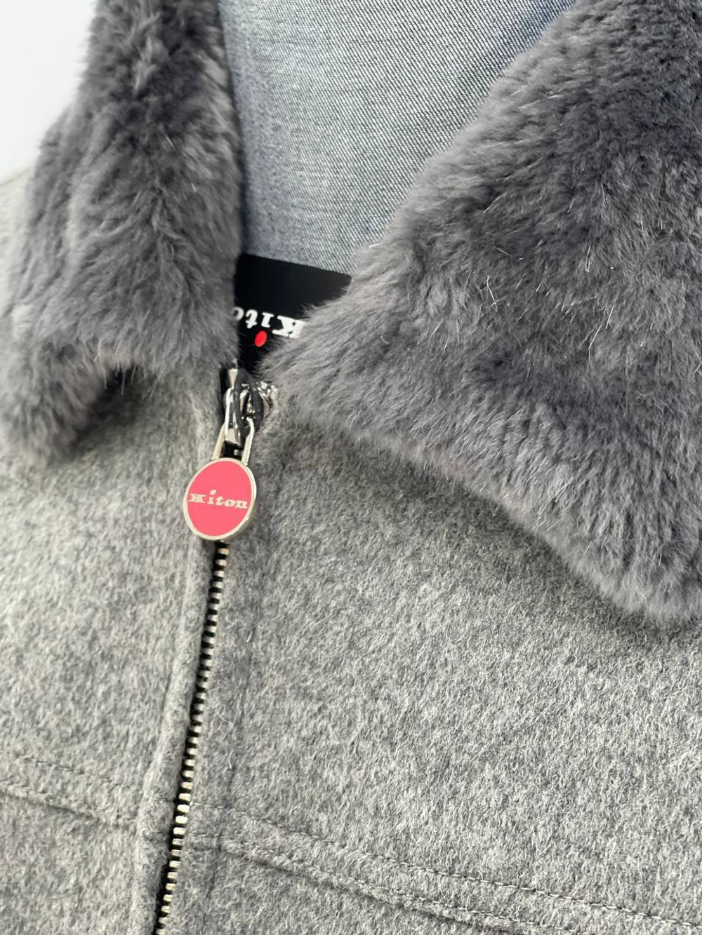 Кашемировая куртка Kiton внутри с мехом