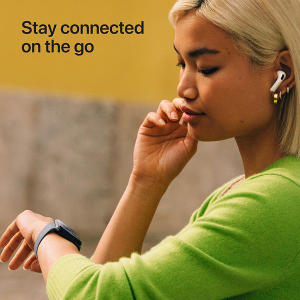 Умные часы Apple Watch SE 3 40 мм из алюминия цвета «тёмная ночь», спортивный ремешок «тёмная ночь» (S/M)